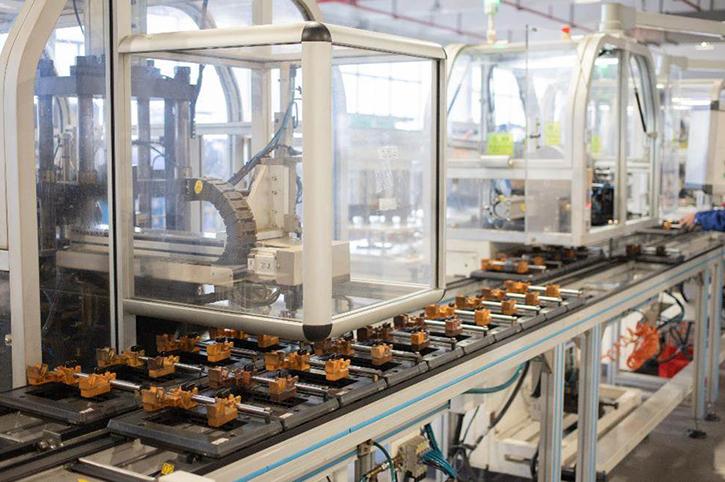 Motorgyártó központ2